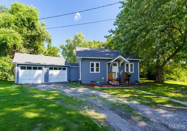 Photo 2 of Single family home for sale at 9 Lindauer Pl, Belleville, IL 62226 | MLS# MIS26037744 | Listing updated on 2026-09-28