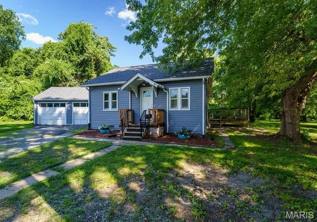 Photo 3 of Single family home for sale at 9 Lindauer Pl, Belleville, IL 62226 | MLS# MIS26037744 | Listing updated on 2026-09-28