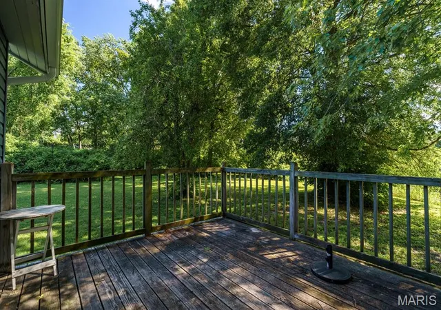 Photo 3 of Single family home for sale at 9 Lindauer Pl, Belleville, IL 62226 | MLS# MIS26037744 | Listing updated on 2026-09-28