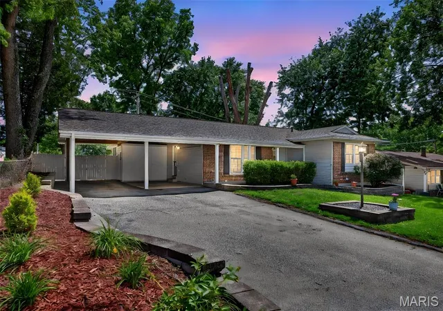 Homes for sale in Maryland Heights, MO | 12009 Quality Ln, Maryland Heights, MO 63043 | MLS# MIS26037751