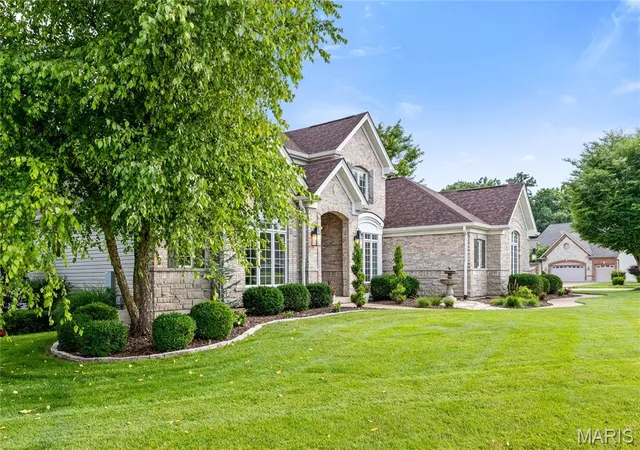 Photo 2 of Sale Pending at 4345 Austin Pass Dr, Saint Charles, MO 63304 | MLS# MIS26037753 | Listing updated on 2026-10-01