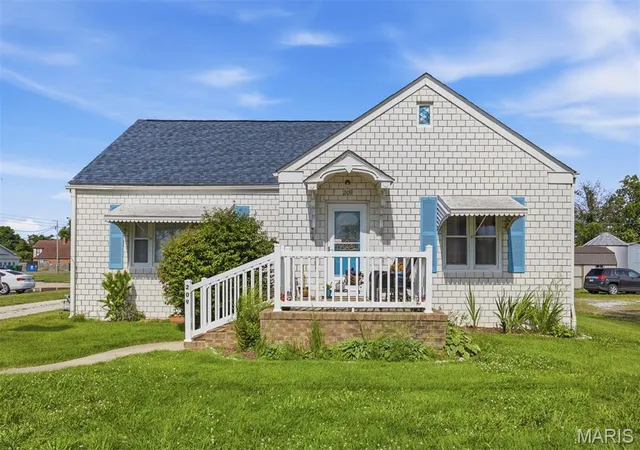 1st image of 209 S Broadway, Hoffman, IL 62250 | MLS# MIS26037764