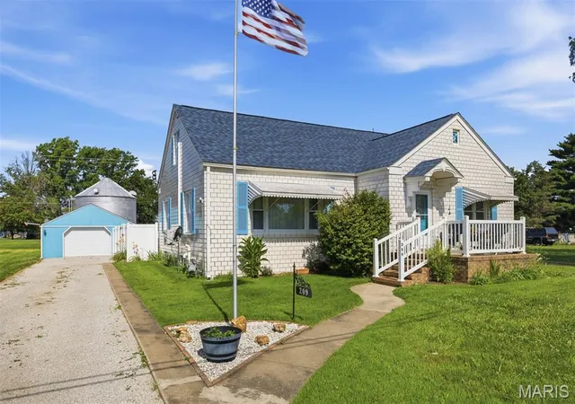 3rd image of 209 S Broadway, Hoffman, IL 62250 | MLS# MIS26037764