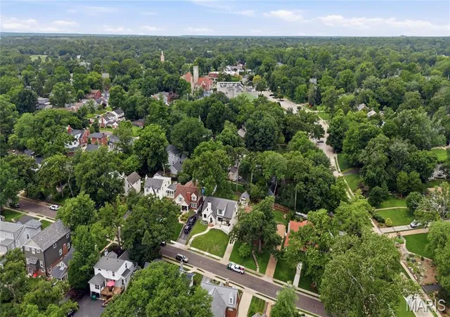 Homes for sale in Webster Groves, MO | 513 Hollywood Pl, Webster Groves, MO 63119 | MLS# MIS26037768