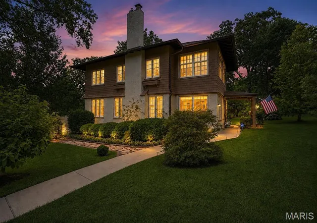 Homes for sale in Webster Groves, MO | 445 Algonquin Pl, Webster Groves, MO 63119 | MLS# MIS26037779