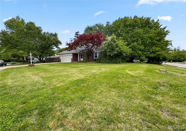 Homes for sale in Edwardsville, IL | 1902 Applegate Ln, Edwardsville, IL 62025 | MLS# MIS26037784