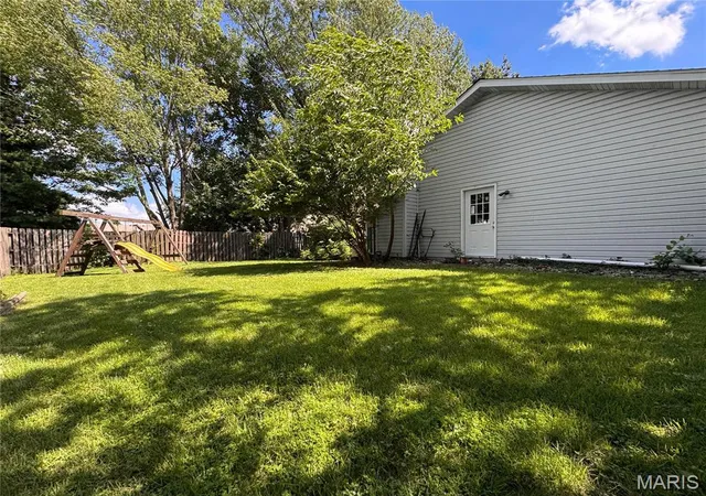 Homes for sale in Edwardsville, IL | 1902 Applegate Ln, Edwardsville, IL 62025 | MLS# MIS26037784