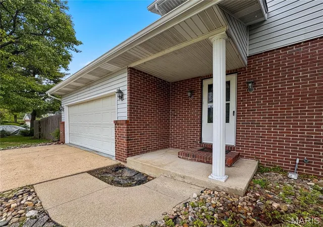 Homes for sale in Edwardsville, IL | 1902 Applegate Ln, Edwardsville, IL 62025 | MLS# MIS26037784
