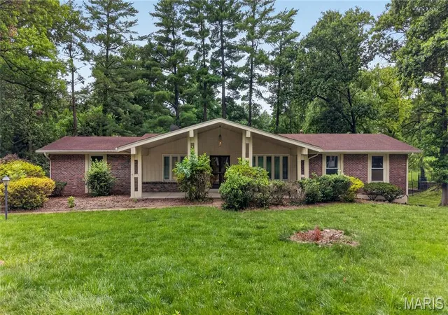 Homes for sale in Creve Coeur, MO | 12470 Villa Hill Ln, Creve Coeur, MO 63141 | MLS# MIS26037788