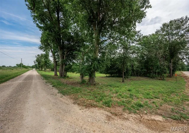 Homes for sale in Perry, MO | 21 Halyon Estates, Perry, MO 63462 | MLS# MIS26037801