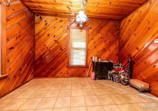 Photo 4 of Single family home for sale at 345 N Aurora St, Collinsville, IL 62234 | MLS# MIS26037804 | Listing updated on 2026-10-08