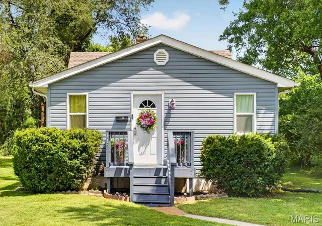 1st image of 119 N 30th St, Belleville, IL 62226 | MLS# MIS26037808