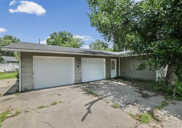 Homes for sale in East Saint Louis, IL | 5422 Nelson Ave, East Saint Louis, IL 62207 | MLS# MIS26037814