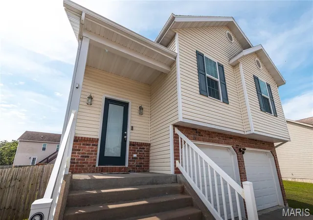 Photo 3 of Sale Pending at 23575 Restore Rd, Waynesville, MO 65583 | MLS# MIS26037827 | Listing updated on 2026-09-02