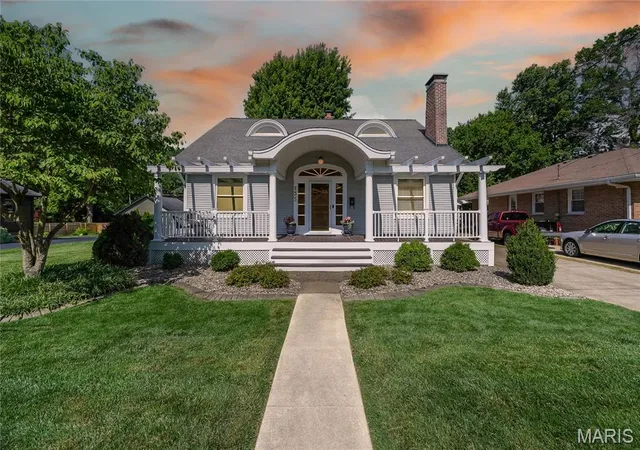 Homes for sale in Collinsville, IL | 135 Helen Pl, Collinsville, IL 62234 | MLS# MIS26037829