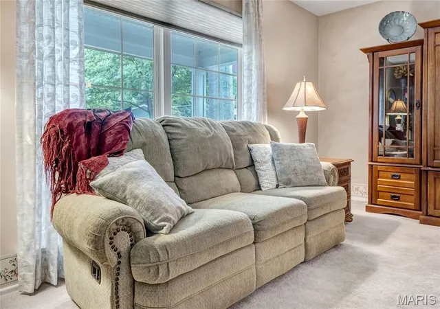 Homes for sale in Ferguson, MO | 1200 Hudson Hills Dr, Ferguson, MO 63135 | MLS# MIS26037830