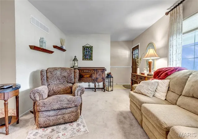 Homes for sale in Ferguson, MO | 1200 Hudson Hills Dr, Ferguson, MO 63135 | MLS# MIS26037830