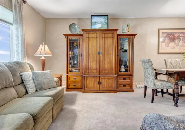 Homes for sale in Ferguson, MO | 1200 Hudson Hills Dr, Ferguson, MO 63135 | MLS# MIS26037830