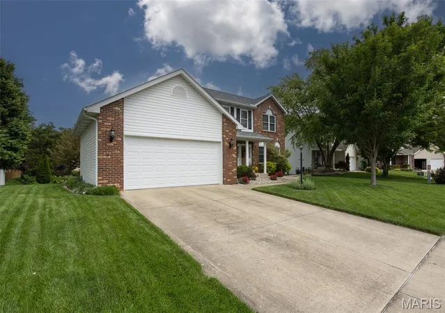 Photo 3 of Single family home for sale at 2707 Cabin Creek Ct, Edwardsville, IL 62025 | MLS# MIS26037840 | Listing updated on 2026-07-20