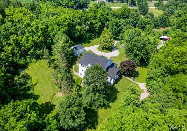 Photo 3 of Single family home for sale at 4 Hahn Estate Rd, Winfield, MO 63389 | MLS# MIS26037844 | Listing updated on 2026-09-01