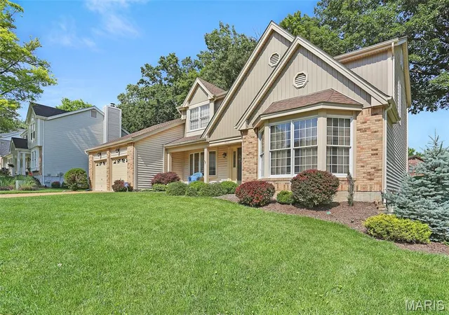 Homes for sale in Manchester, MO | 830 Whispering Meadows Dr, Manchester, MO 63021 | MLS# MIS26037857
