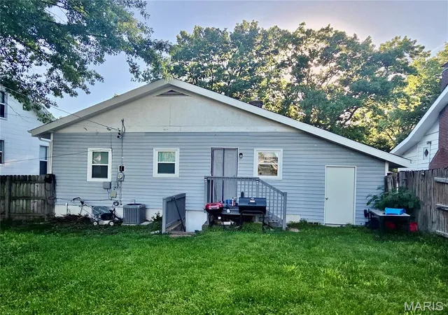 3rd image of 1510 Quendo Ave, Saint Louis, MO 63130 | MLS# MIS26037858