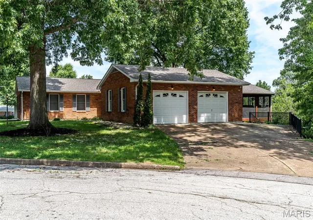 Photo 3 of Single family home for sale at 308 Bourbeuse Rd, Union, MO 63084 | MLS# MIS26037863 | Listing updated on 2026-09-16