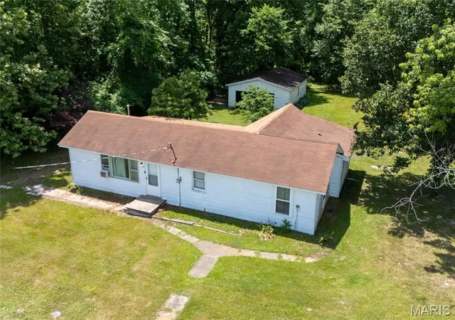 Homes for sale in Murphysboro, IL | 1399 7th St, Murphysboro, IL 62966 | MLS# MIS26037865