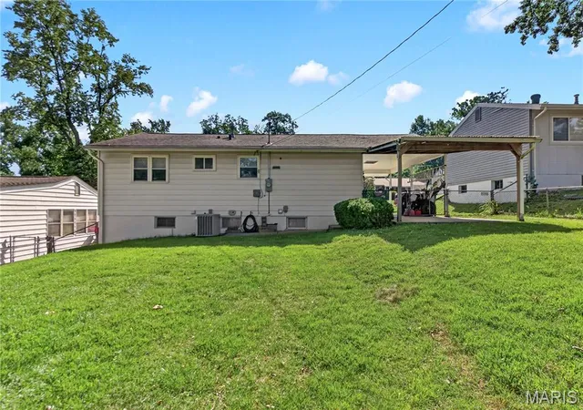 Homes for sale in Fenton, MO | 2111 Pincian Dr, Fenton, MO 63026 | MLS# MIS26037869