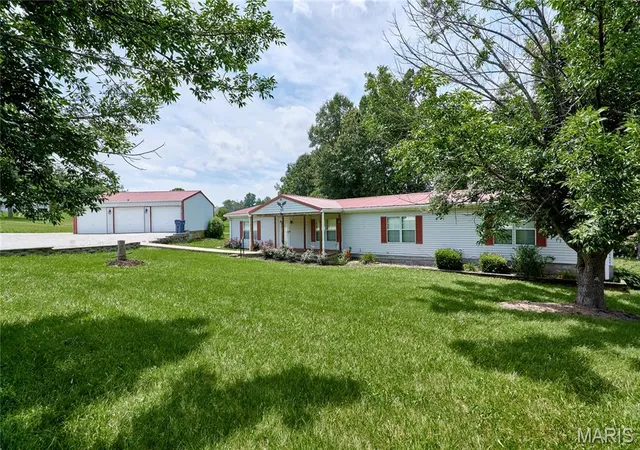 Homes for sale in Troy, MO | 117 Cedar Parc Ln, Troy, MO 63379 | MLS# MIS26037877