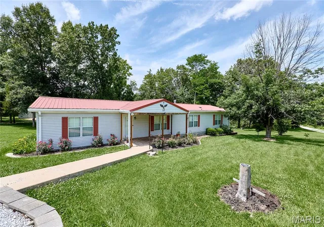 Homes for sale in Troy, MO | 117 Cedar Parc Ln, Troy, MO 63379 | MLS# MIS26037877