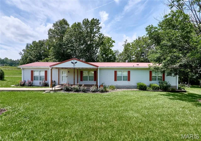 Homes for sale in Troy, MO | 117 Cedar Parc Ln, Troy, MO 63379 | MLS# MIS26037877