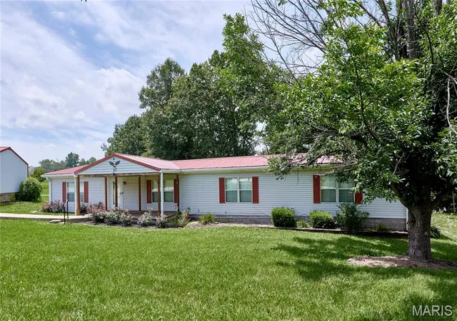 Homes for sale in Troy, MO | 117 Cedar Parc Ln, Troy, MO 63379 | MLS# MIS26037877