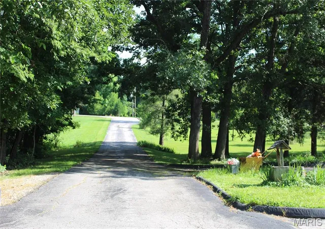 Photo 2 of Single family home for sale at 3877 Hwy D, Defiance, MO 63341 | MLS# MIS26037883 | Listing updated on 2026-09-13