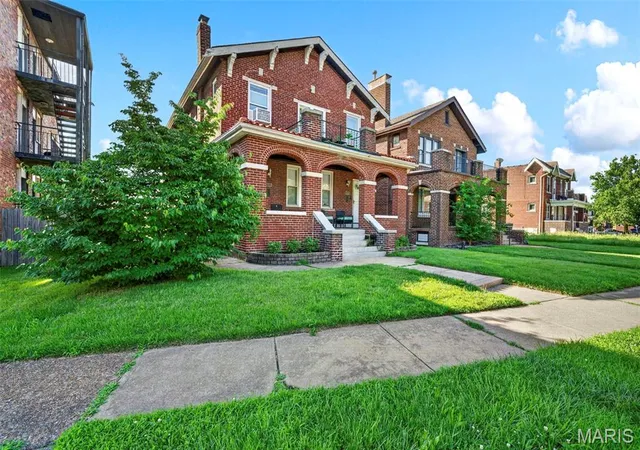 Photo 3 of Sale Pending at 4200 Lawn Ave, St Louis, MO 63109 | MLS# MIS26037903 | Listing updated on 2026-08-28