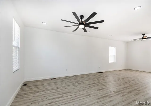 Photo 3 of Single family home for sale at 956 Erskine Ave, St Louis, MO 63125 | MLS# MIS26037904 | Listing updated on 2026-10-07