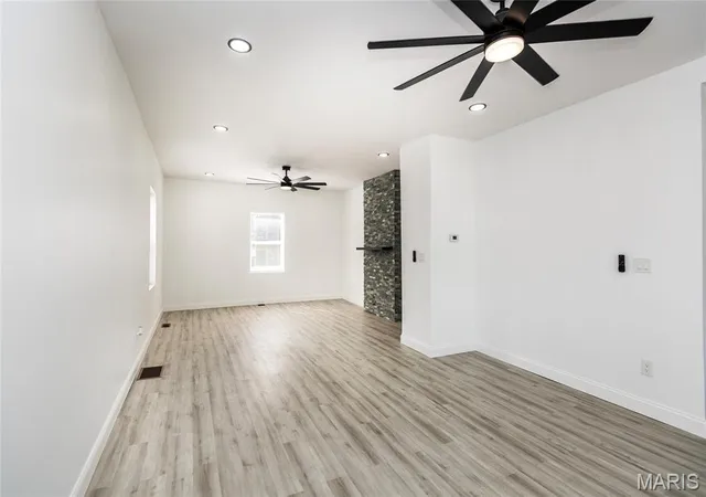 Photo 4 of Single family home for sale at 956 Erskine Ave, St Louis, MO 63125 | MLS# MIS26037904 | Listing updated on 2026-10-07