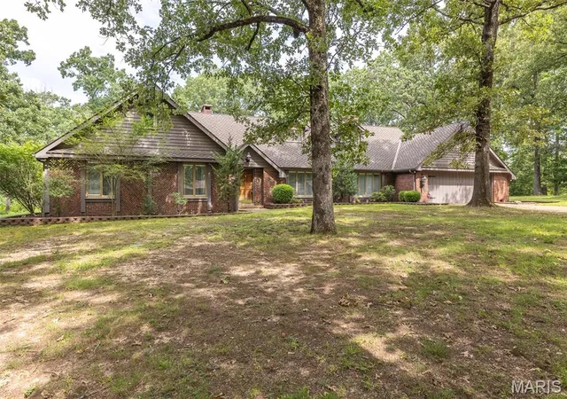 1st image of 1301 Lurlyn Dr, Poplar Bluff, MO 63901 | MLS# MIS26037910