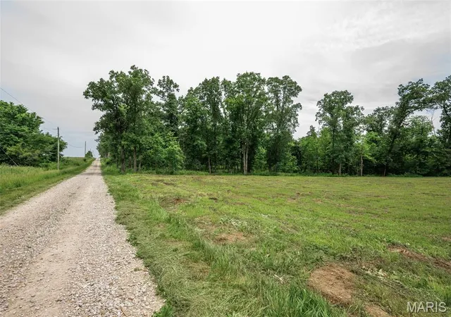 Homes for sale in Perry, MO | 32 Halyon Estates, Perry, MO 63462 | MLS# MIS26037916