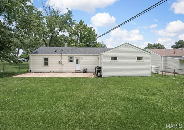 Homes for sale in Ballwin, MO | 243 Dennison Dr, Ballwin, MO 63021 | MLS# MIS26037936