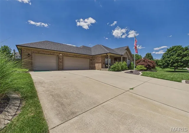 Photo 3 of Single family home for sale at 3509 Steinberg Farm Rd, Belleville, IL 62226 | MLS# MIS26037943 | Listing updated on 2026-09-16