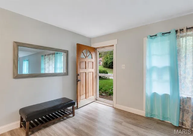 Photo 2 of Single family home for sale at 14 Shireford Ln, Saint Louis, MO 63135 | MLS# MIS26037949 | Listing updated on 2026-08-25