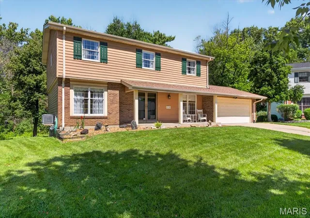 2nd image of 1115 Richland Dr, Chesterfield, MO 63017 | MLS# MIS26037953