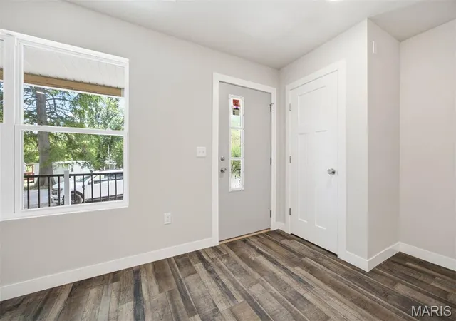 Photo 2 of Single family home for sale at 421 E Schuetz St, Lebanon, IL 62254 | MLS# MIS26037965 | Listing updated on 2026-09-24