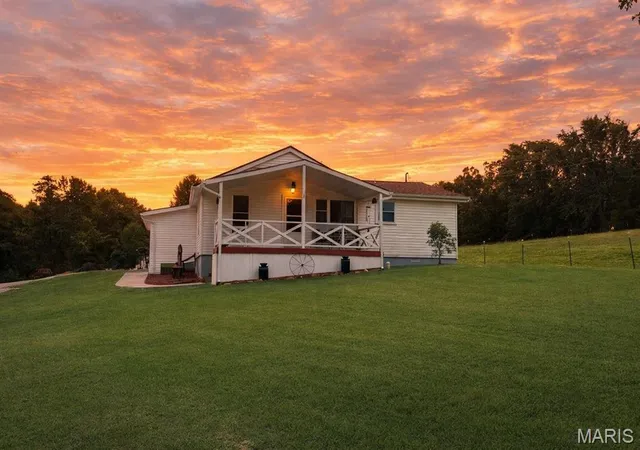 Homes for sale in St Clair, MO | 1086 Mill Hill Rd, St Clair, MO 63077 | MLS# MIS26037980