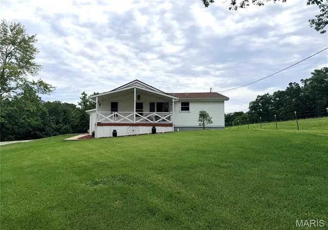 Homes for sale in St Clair, MO | 1086 Mill Hill Rd, St Clair, MO 63077 | MLS# MIS26037980