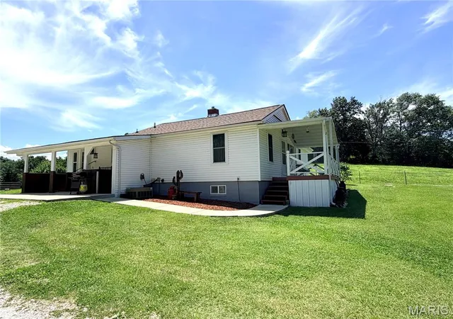Homes for sale in St Clair, MO | 1086 Mill Hill Rd, St Clair, MO 63077 | MLS# MIS26037980
