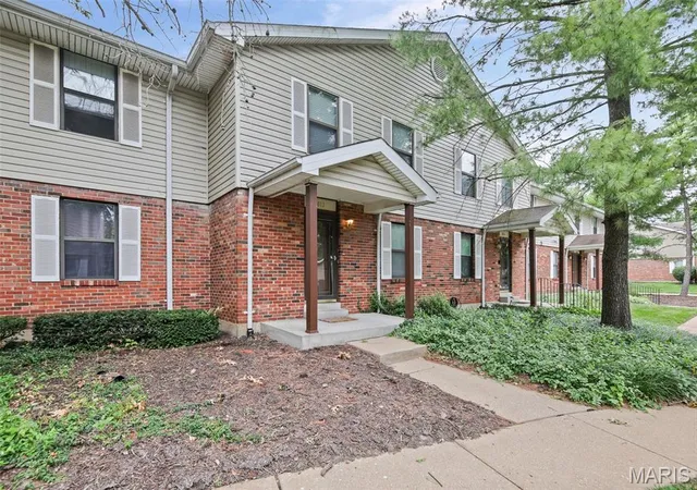 2nd image of 1812 Suns Up Ct, Florissant, MO 63031 | MLS# MIS26037999
