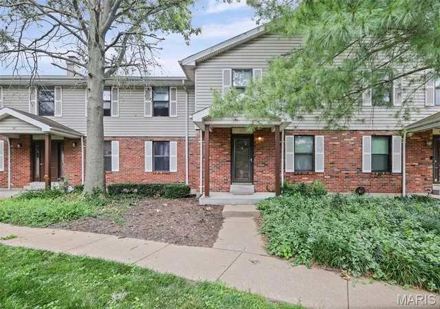 3rd image of 1812 Suns Up Ct, Florissant, MO 63031 | MLS# MIS26037999