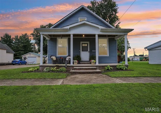Homes for sale in Litchfield, IL | 402 E Ryder St, Litchfield, IL 62056 | MLS# MIS26038005